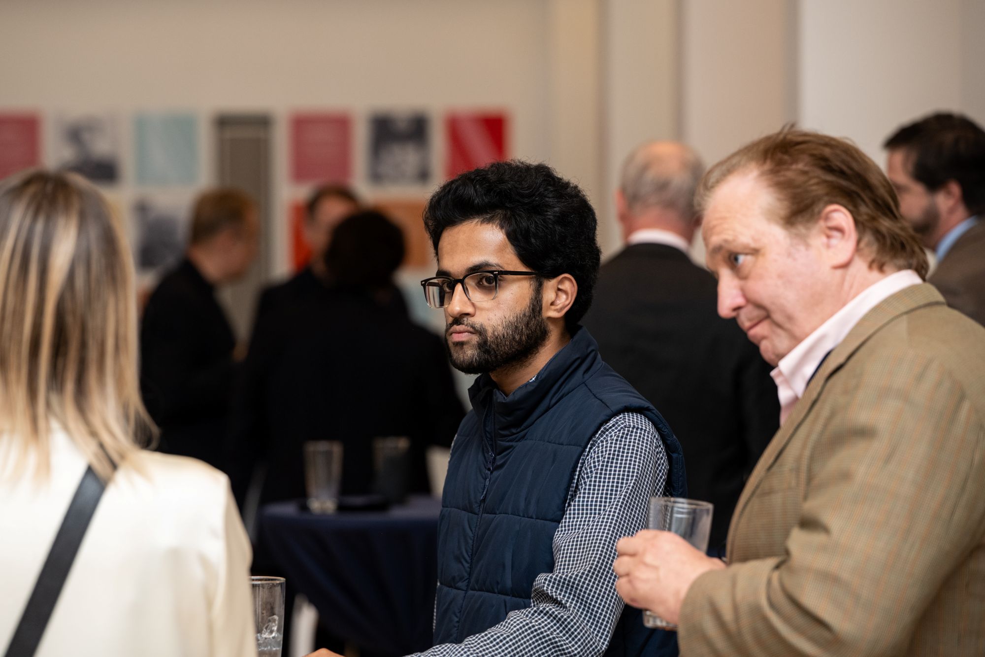 Networking between guests